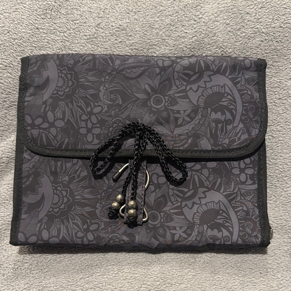 Sakroots travel bag